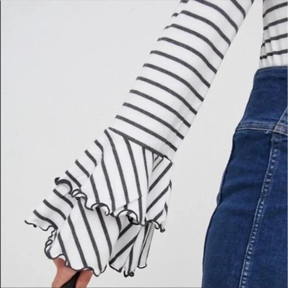 Free People Good Find Black and White Bell Sleeve Stripped Long Sleeve Top, L - Picture 3 of 9